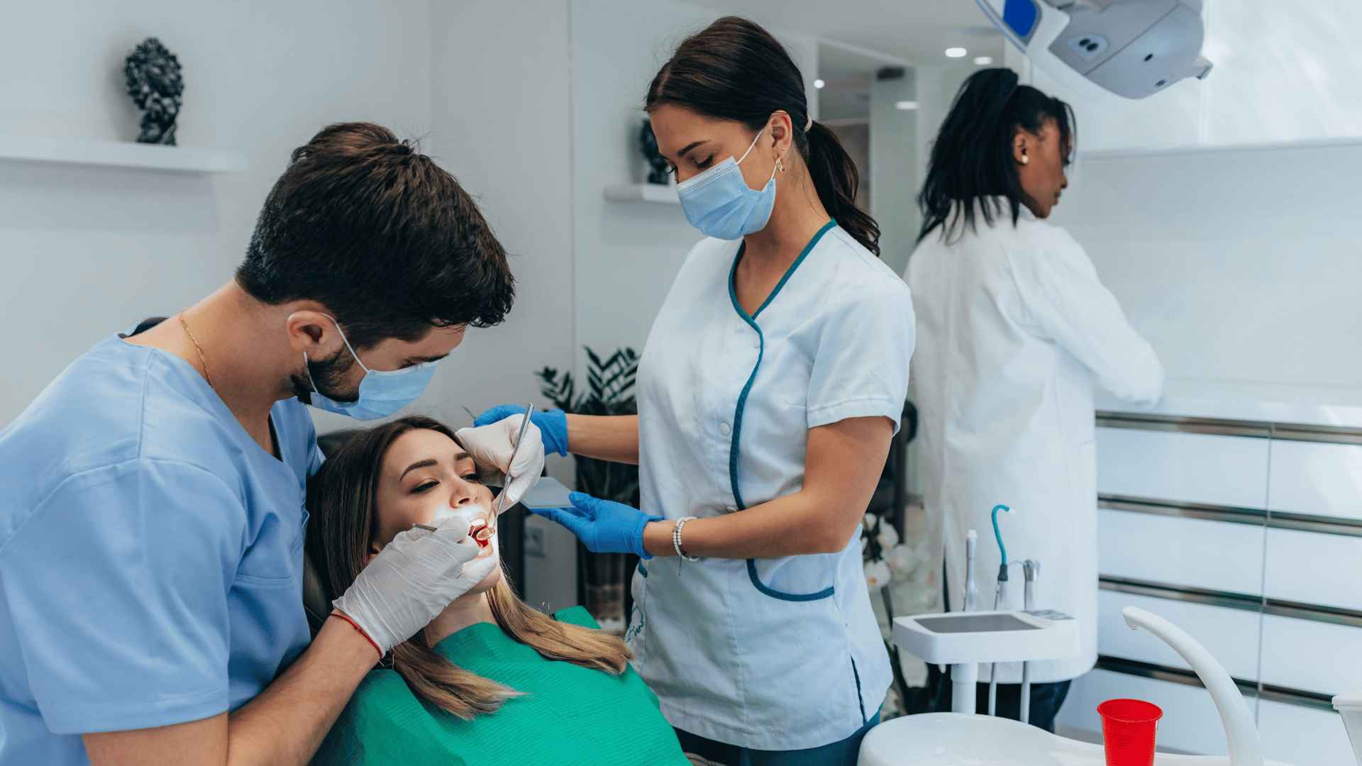 اخذ پذیرش رشته دندانپزشکی دانشگاه های روسیه